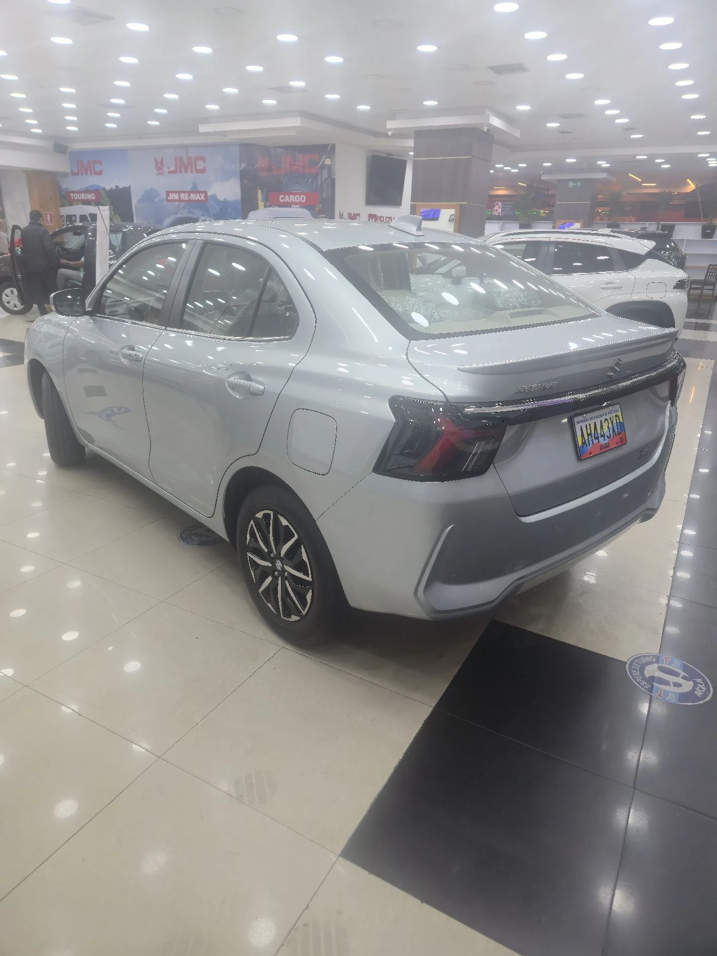 2025 Suzuki Dzire Glx — foto 3