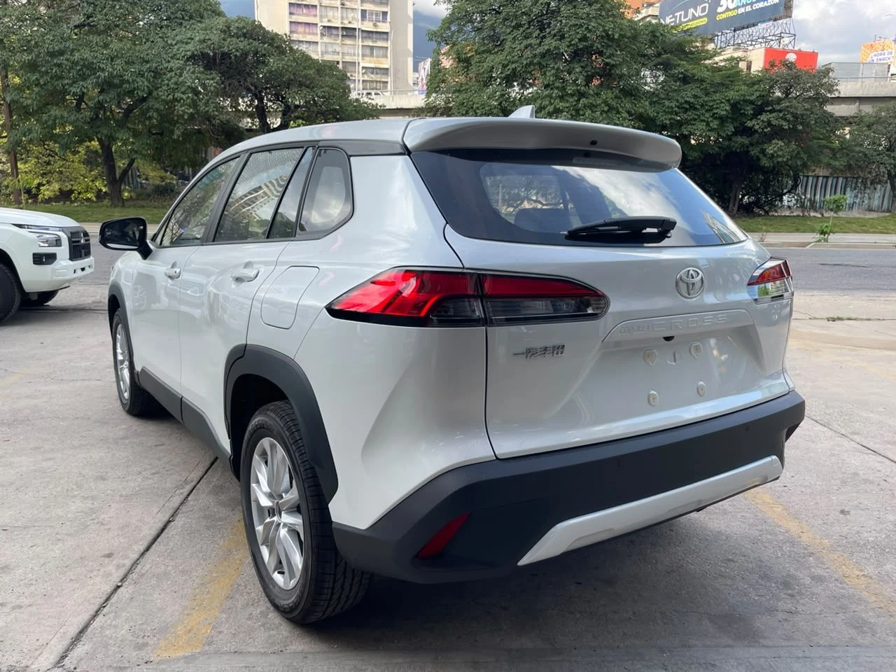 2026 Toyota Corolla Cross Luxury — foto 8