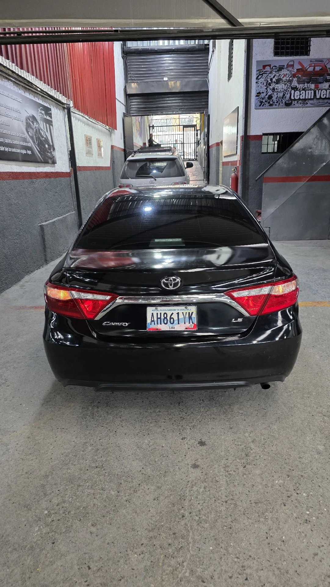 2016 Toyota Camry LE — foto 2