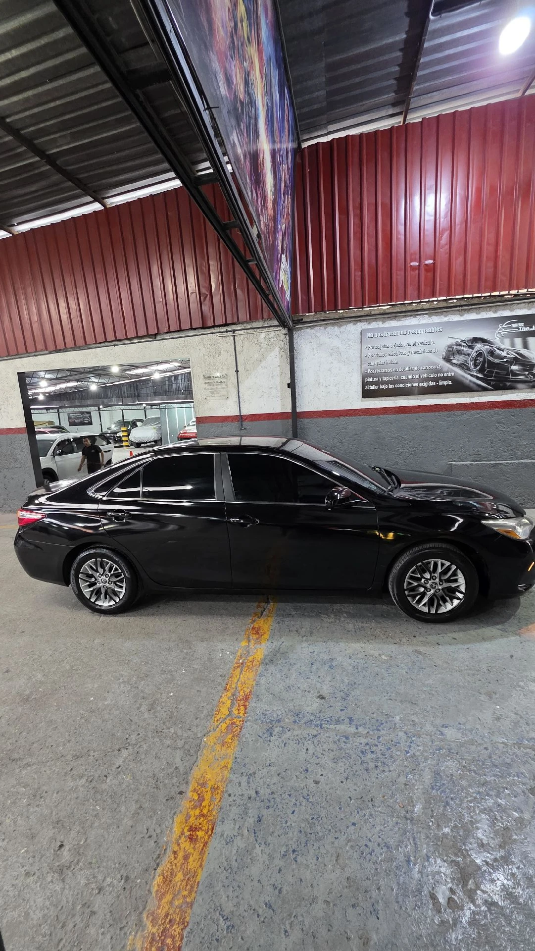 2016 Toyota Camry LE — foto 4