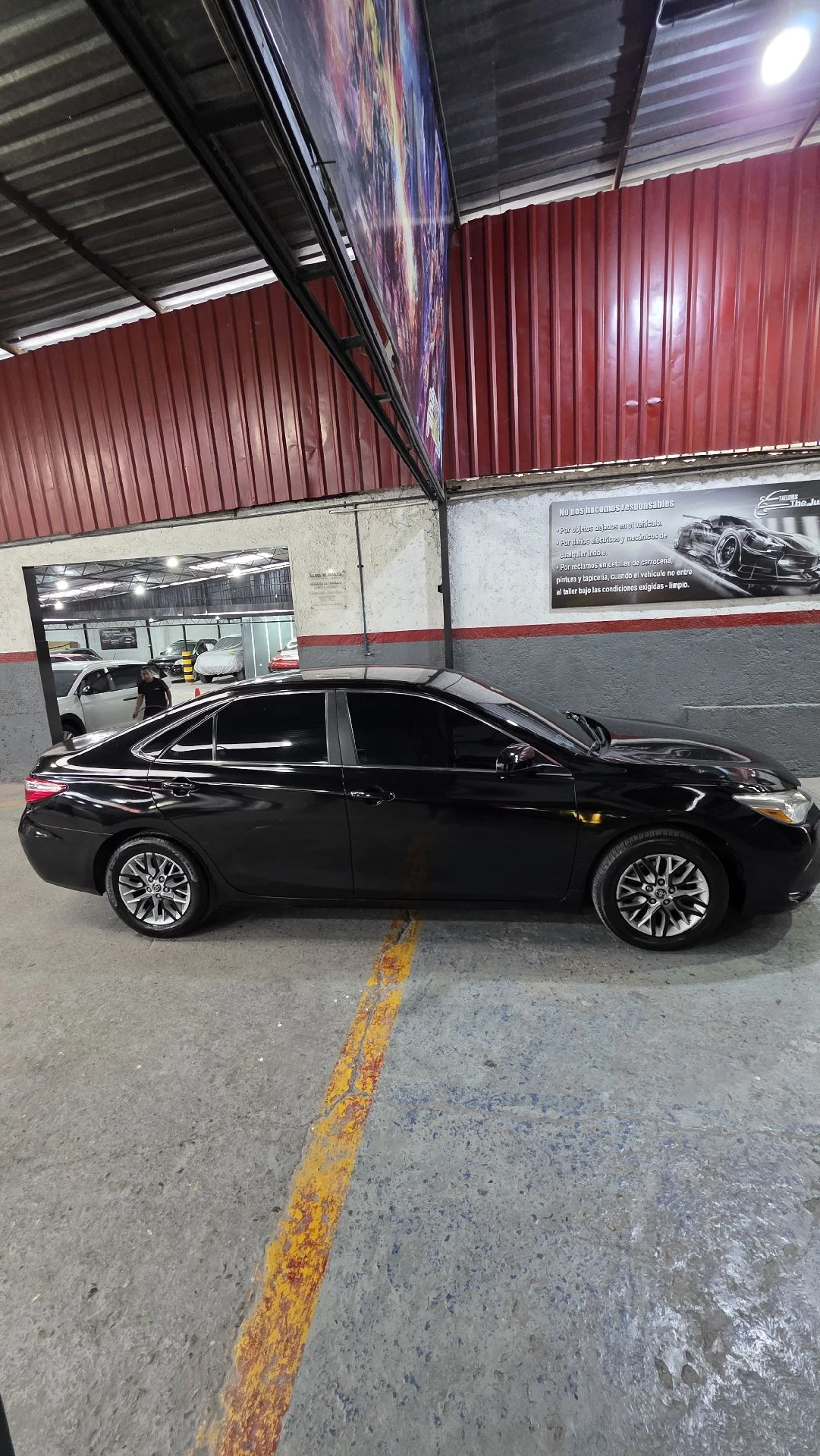 2016 Toyota Camry LE — foto 5