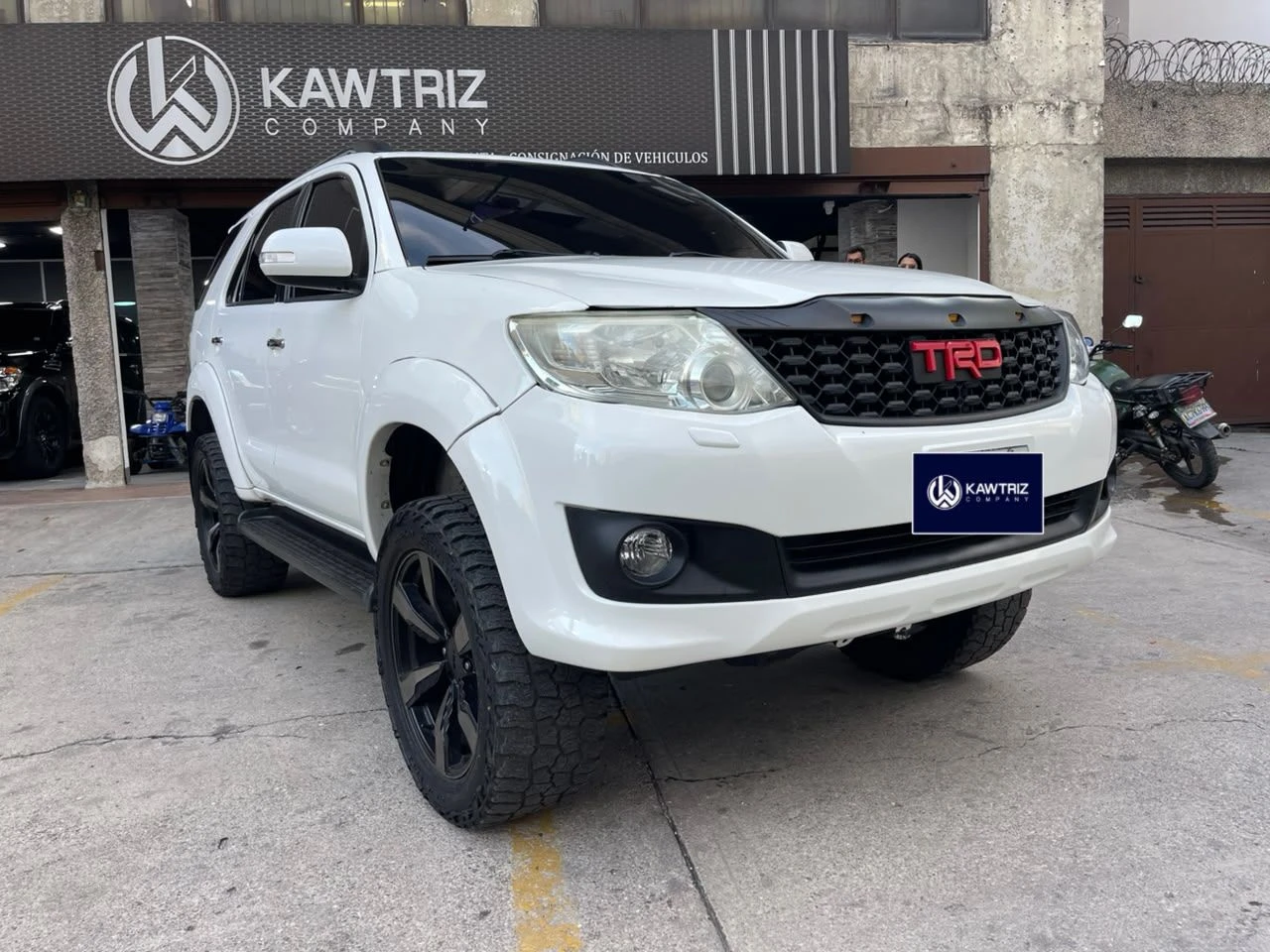 2013 Toyota Fortuner V6 SR — foto 3