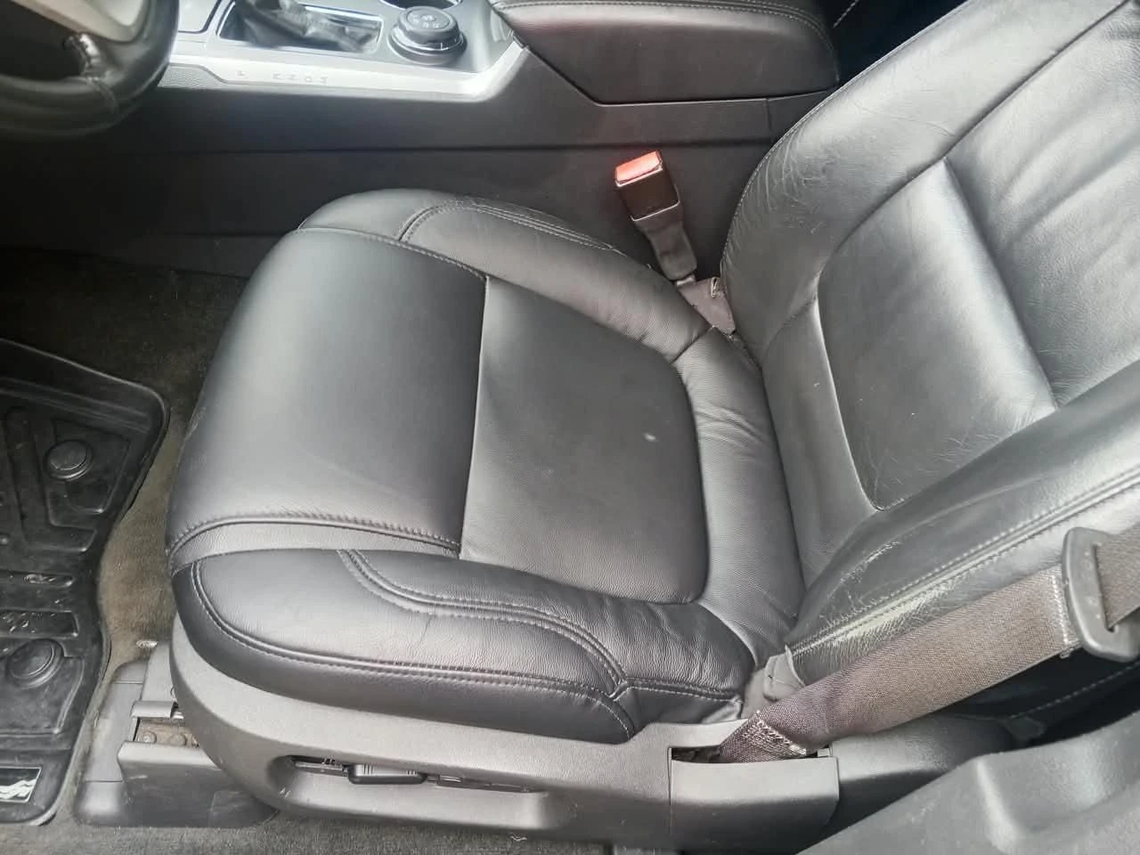 2012 Ford Explorer Limited — foto 18
