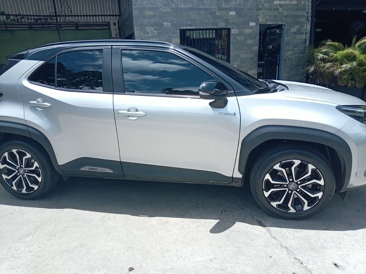 2025 Toyota Corolla Cross Versión japonesa — foto 4