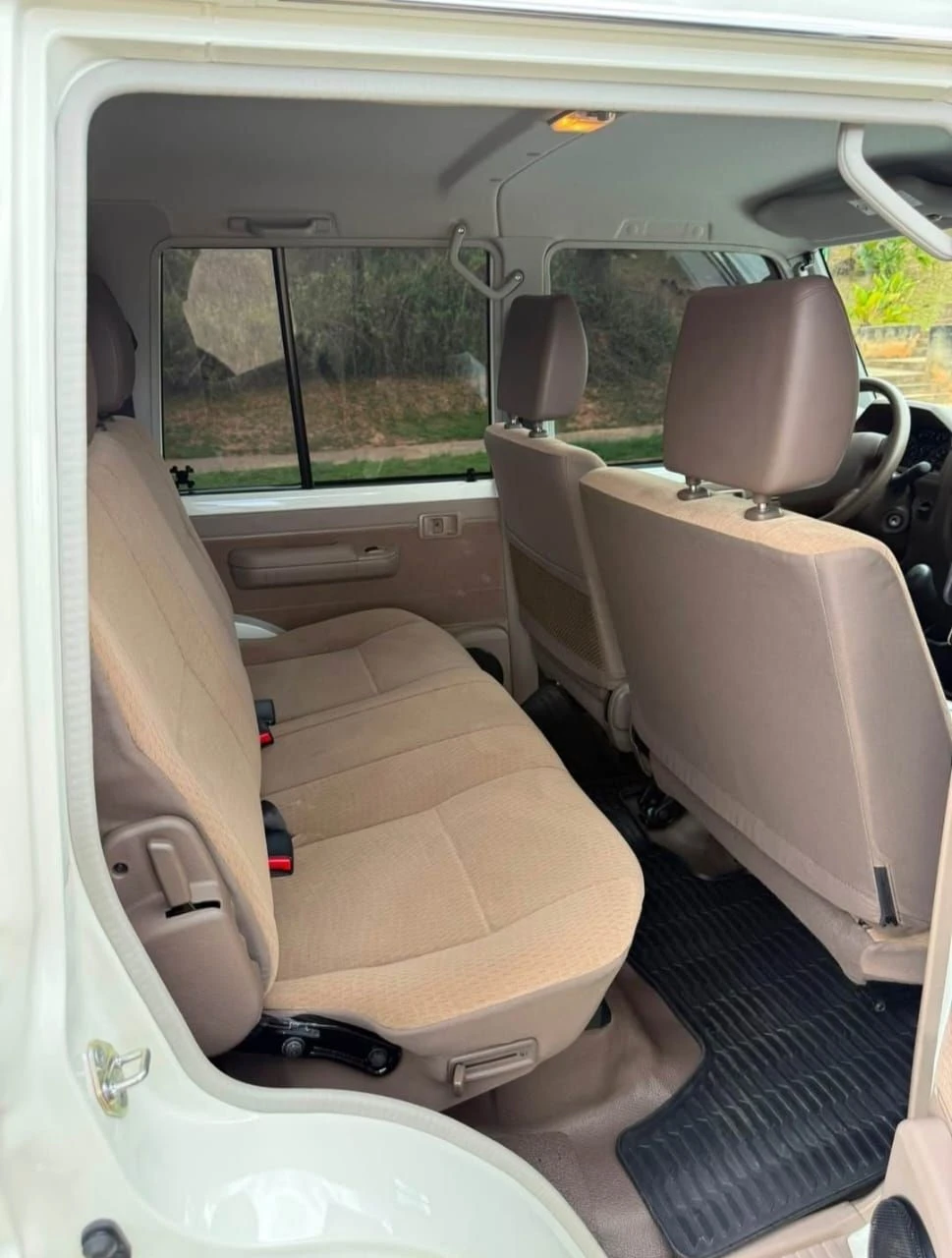 2022 Toyota Land Cruiser Hembrita — foto 4