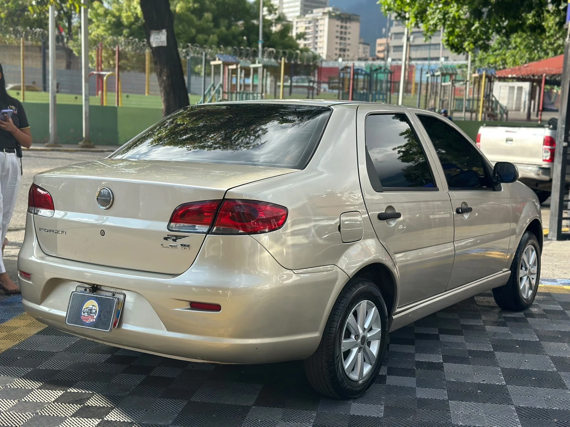 2015 Dodge Forza Le — foto 8