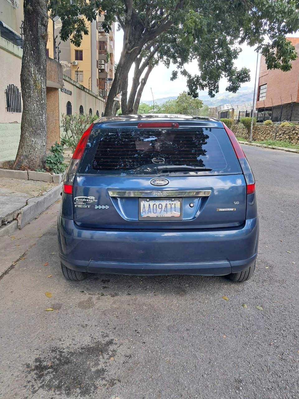 2011 Ford Fiesta — foto 2