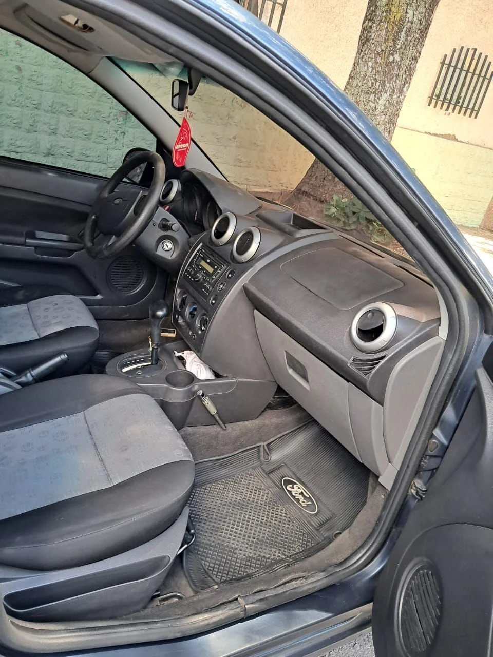 2011 Ford Fiesta — foto 8