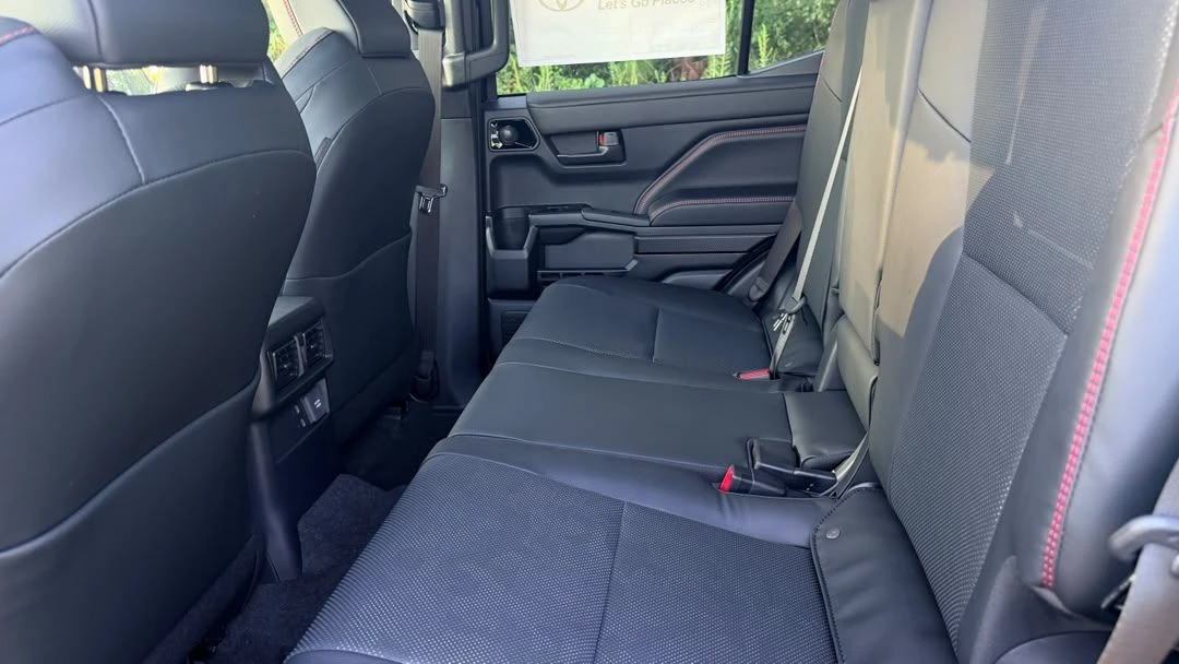 2026 Toyota 4Runner TRD OFF ROAD Black Out — foto 6