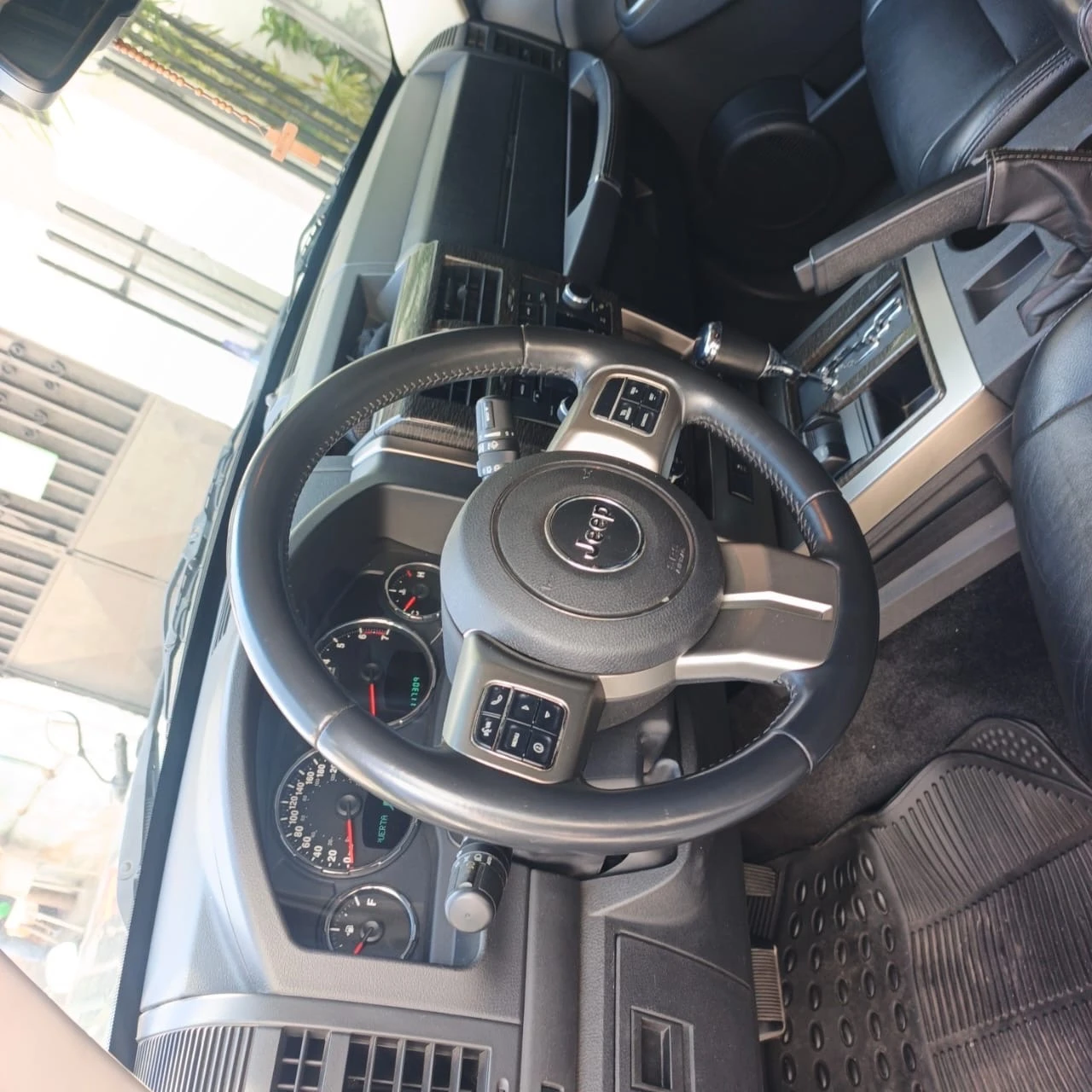 2012 Jeep Cherokee Limited — foto 6