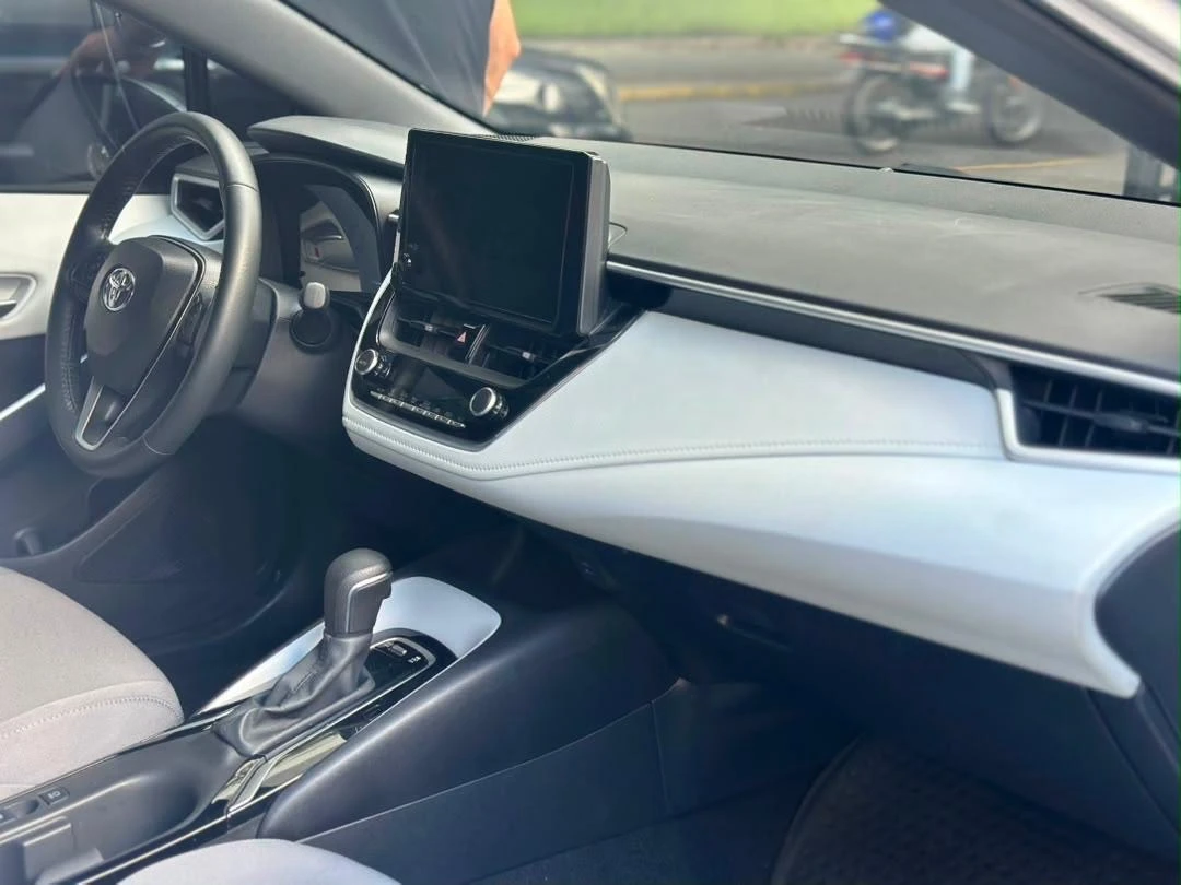 2024 Toyota Corolla SE — foto 2