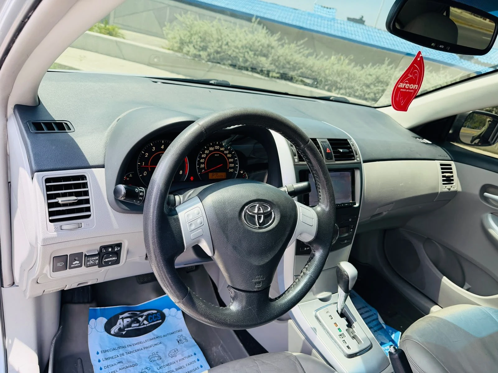 2011 Toyota Corolla Gli — foto 12