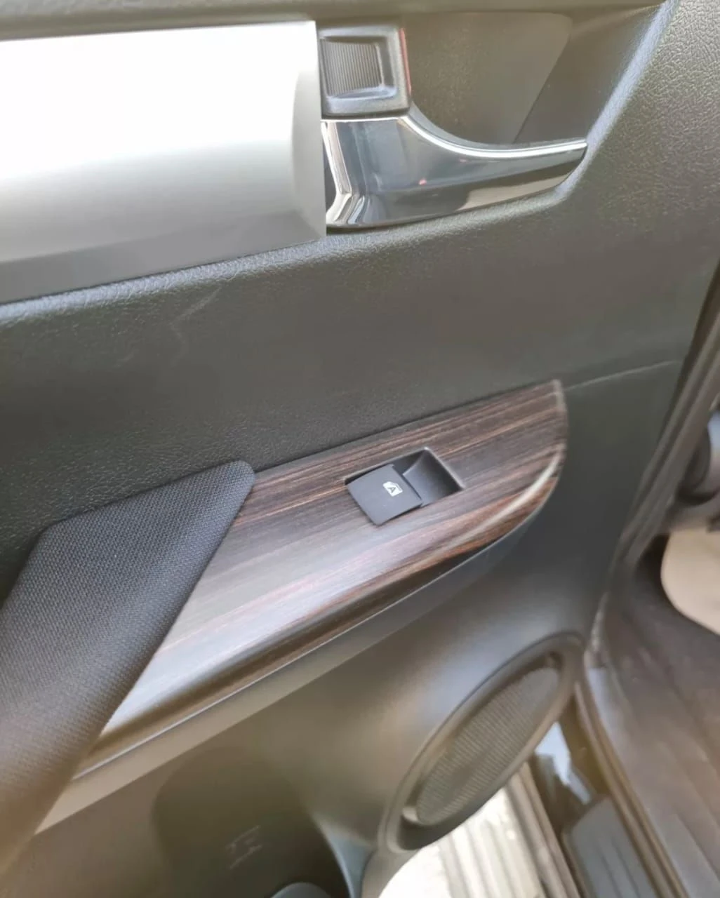 2026 Toyota Hilux 4x4 SR5 2.7lts Dubai — foto 6