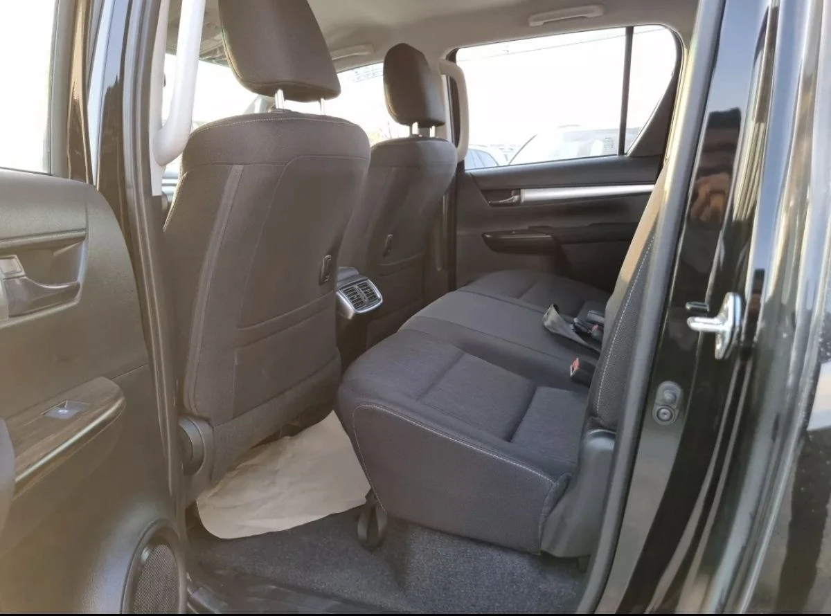 2026 Toyota Hilux 4x4 SR5 2.7lts Dubai — foto 7