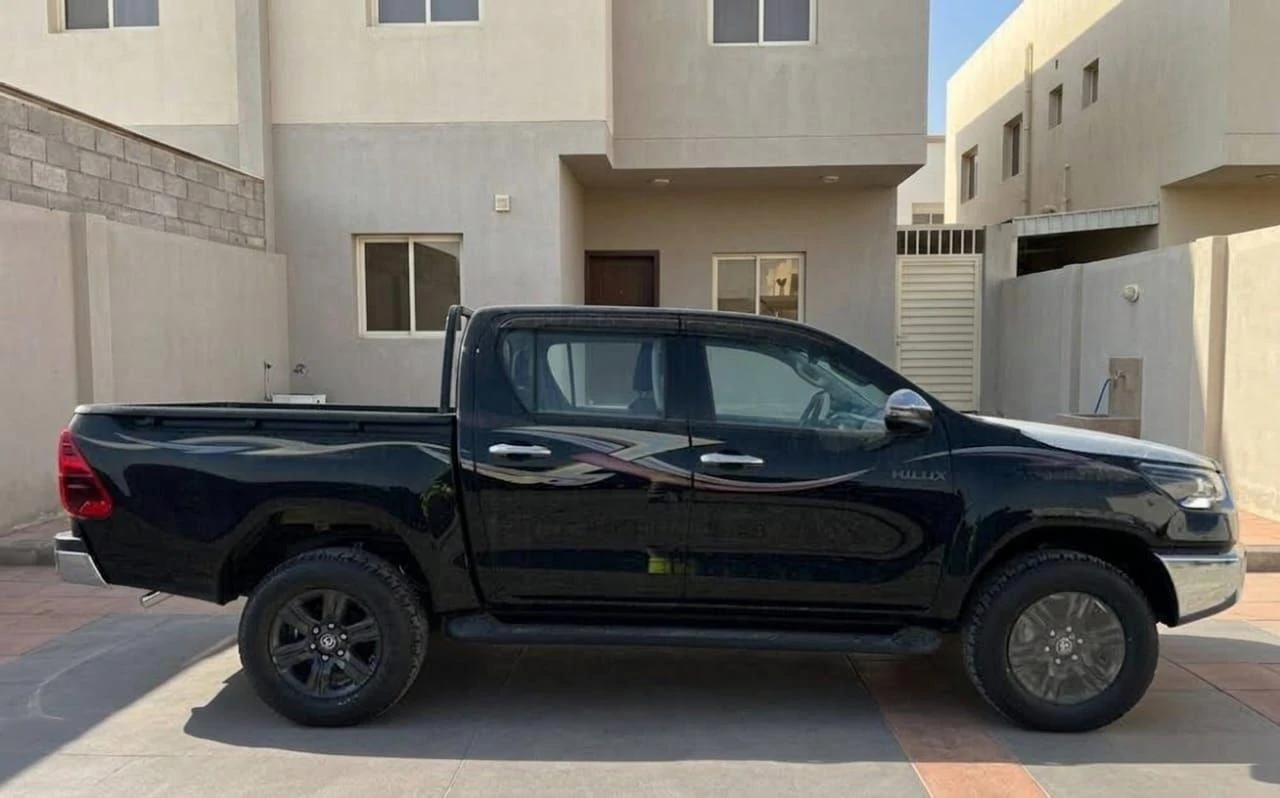 2026 Toyota Hilux 4x4 SR5 2.7lts Dubai — foto 5