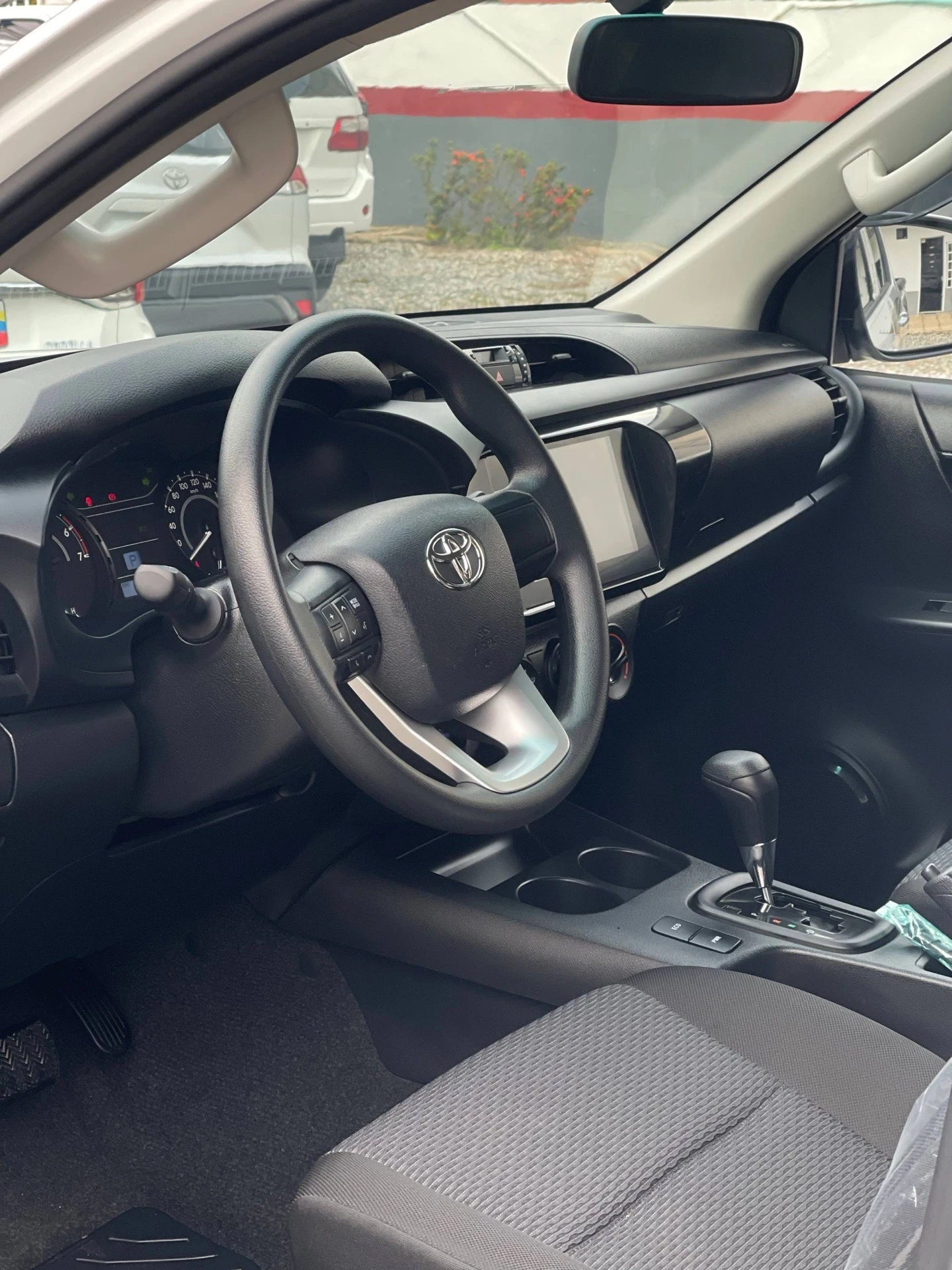 2025 Toyota Hilux 2.7L — foto 11