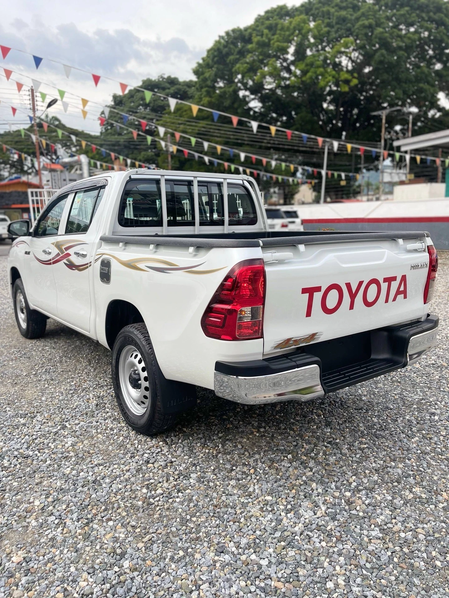 2025 Toyota Hilux 2.7L — foto 14