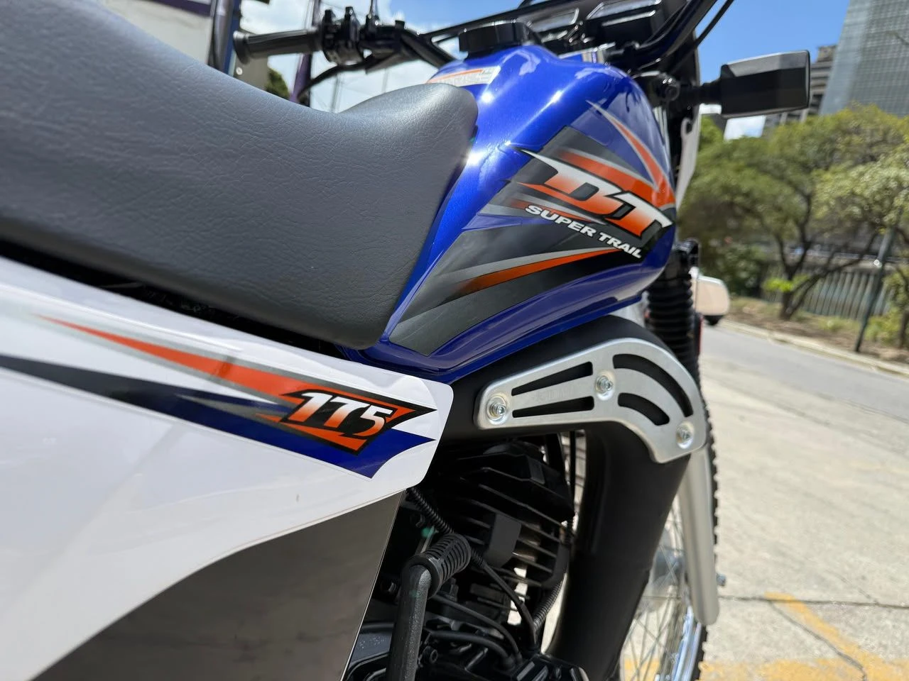 2025 Yamaha DT 175 — foto 10