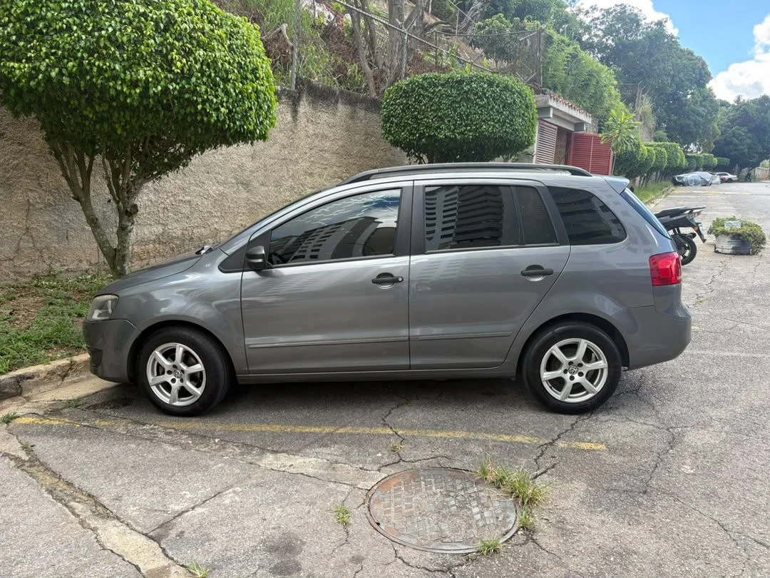 2012 Volkswagen Spacefox — photo 2
