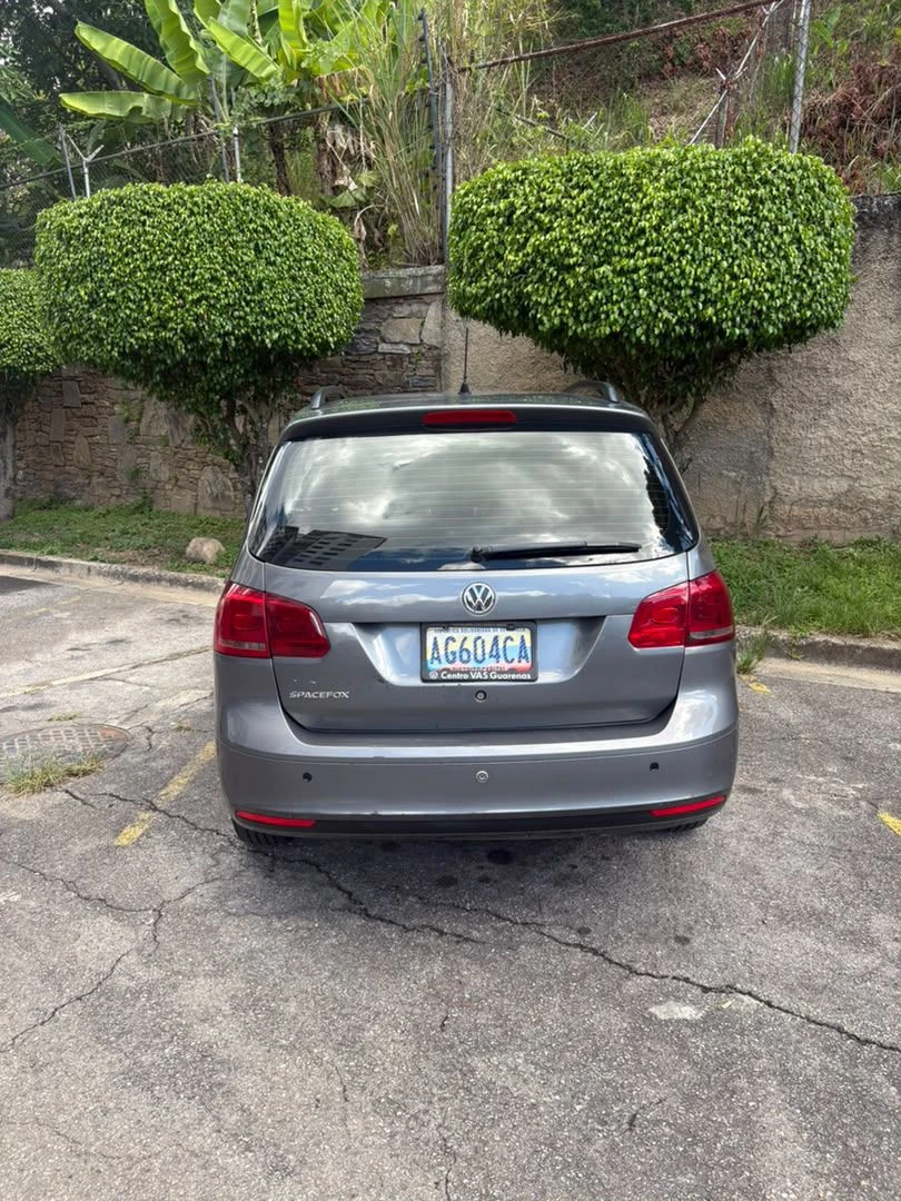 2012 Volkswagen Spacefox — photo 6