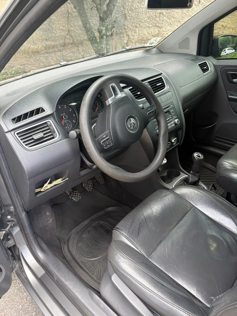 2012 Volkswagen Spacefox — photo 10