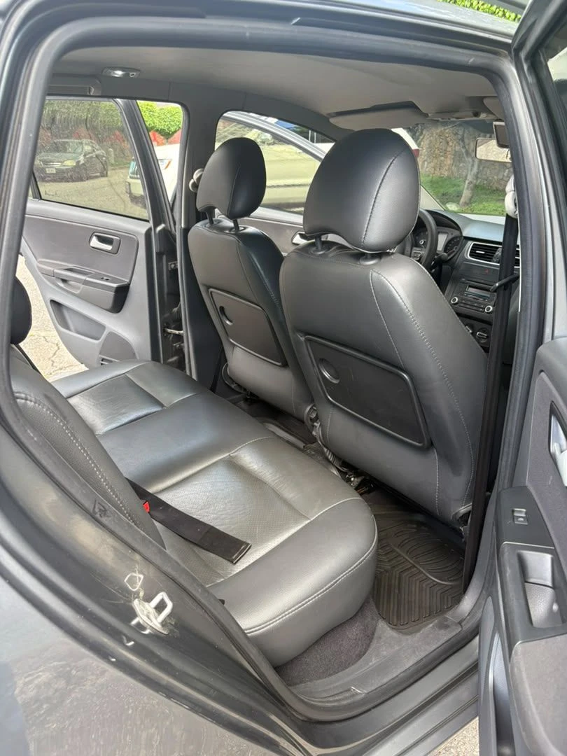 2012 Volkswagen Spacefox — photo 14