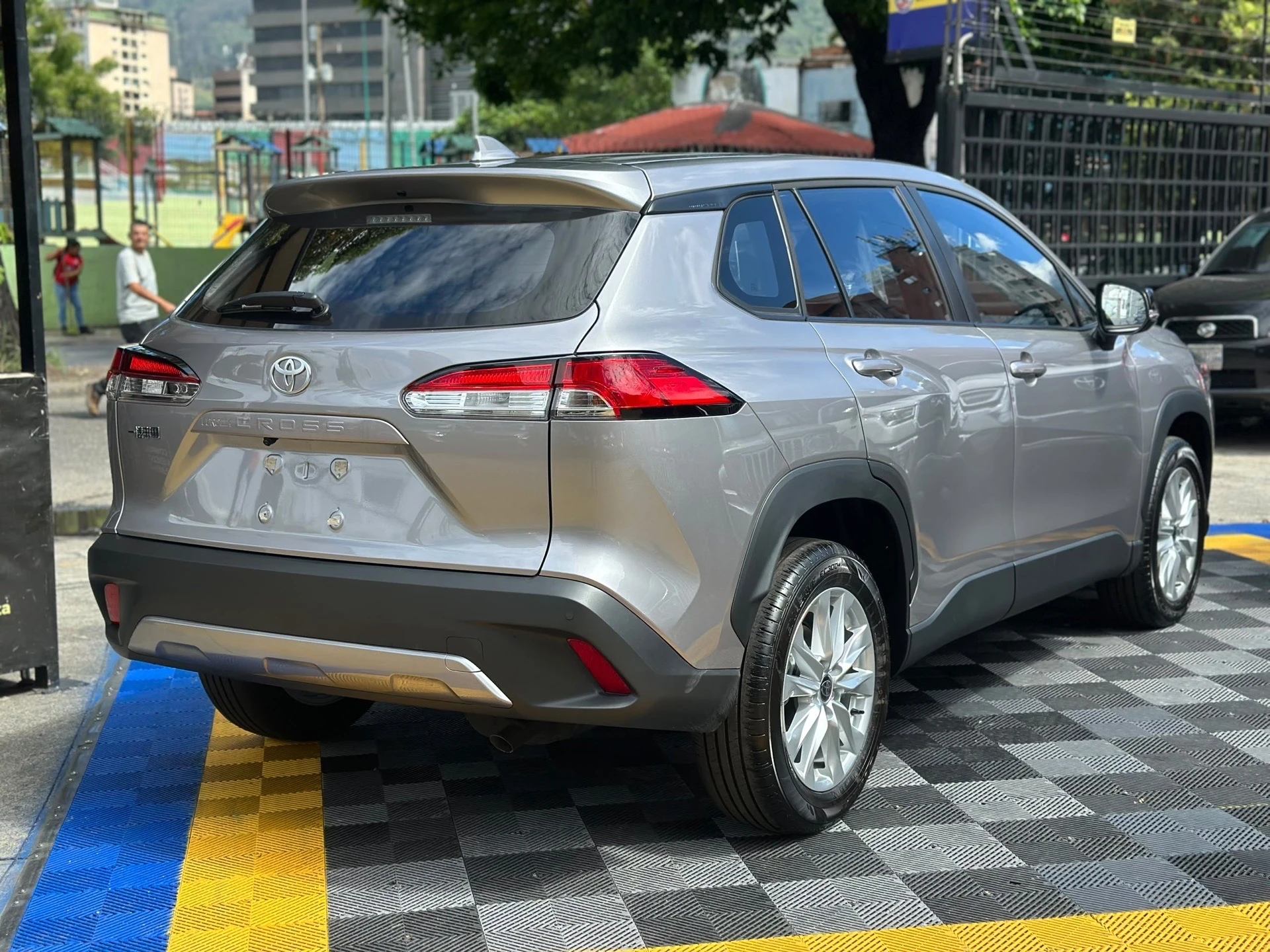2026 Toyota Corolla Cross Full equipo — photo 12