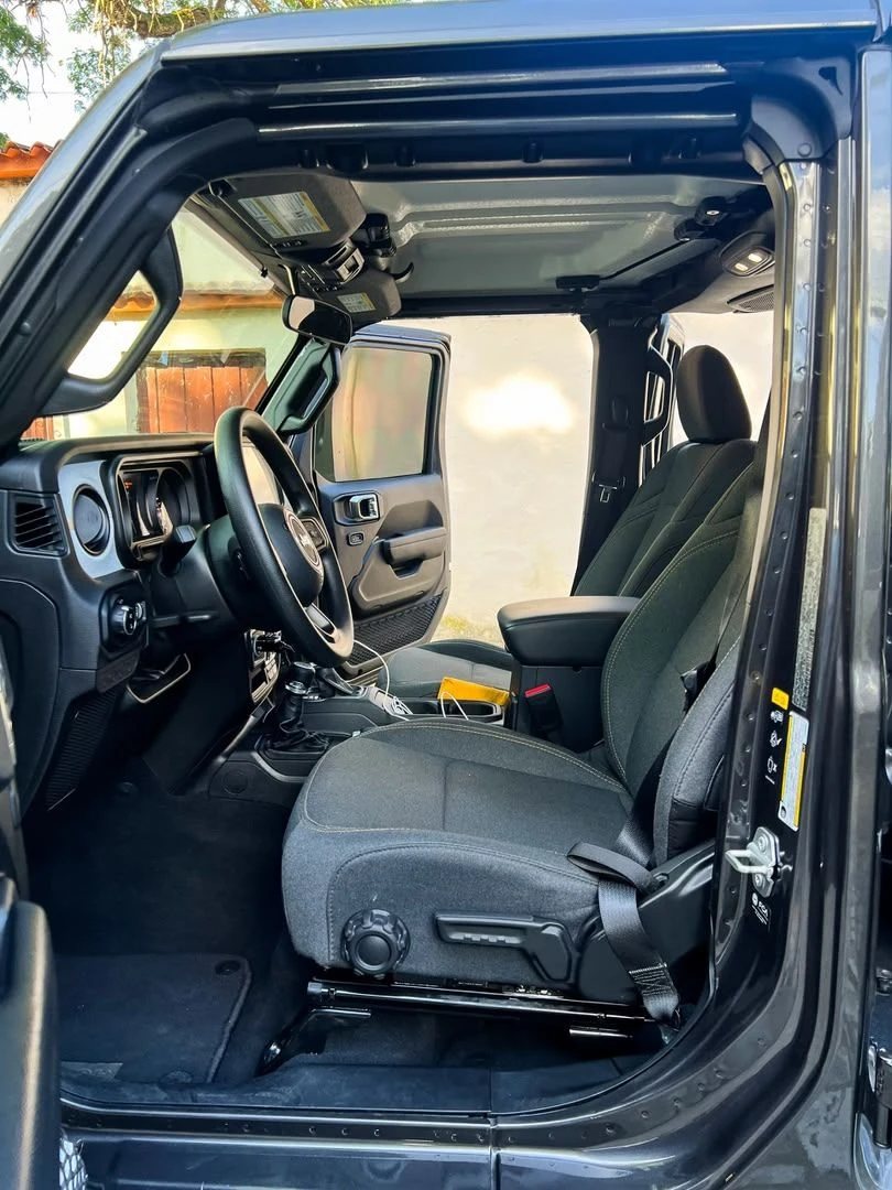 2025 Jeep Gladiator Overland Angry Face — photo 5