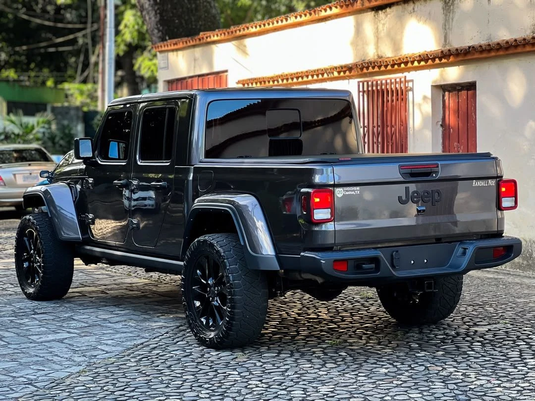 2025 Jeep Gladiator Overland Angry Face — photo 9
