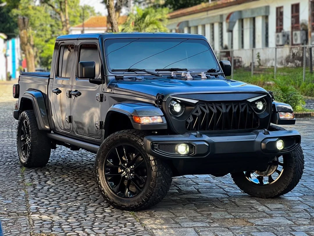 2025 Jeep Gladiator Overland Angry Face — photo 8