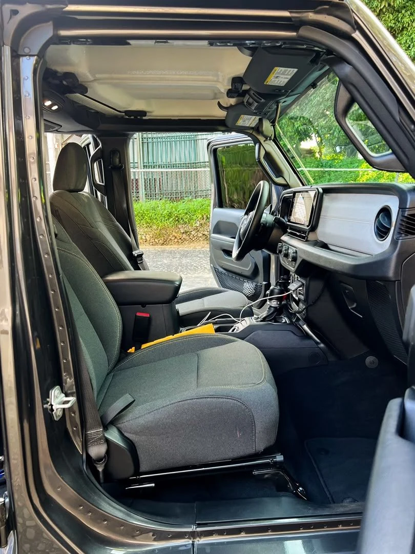 2025 Jeep Gladiator Overland Angry Face — photo 10