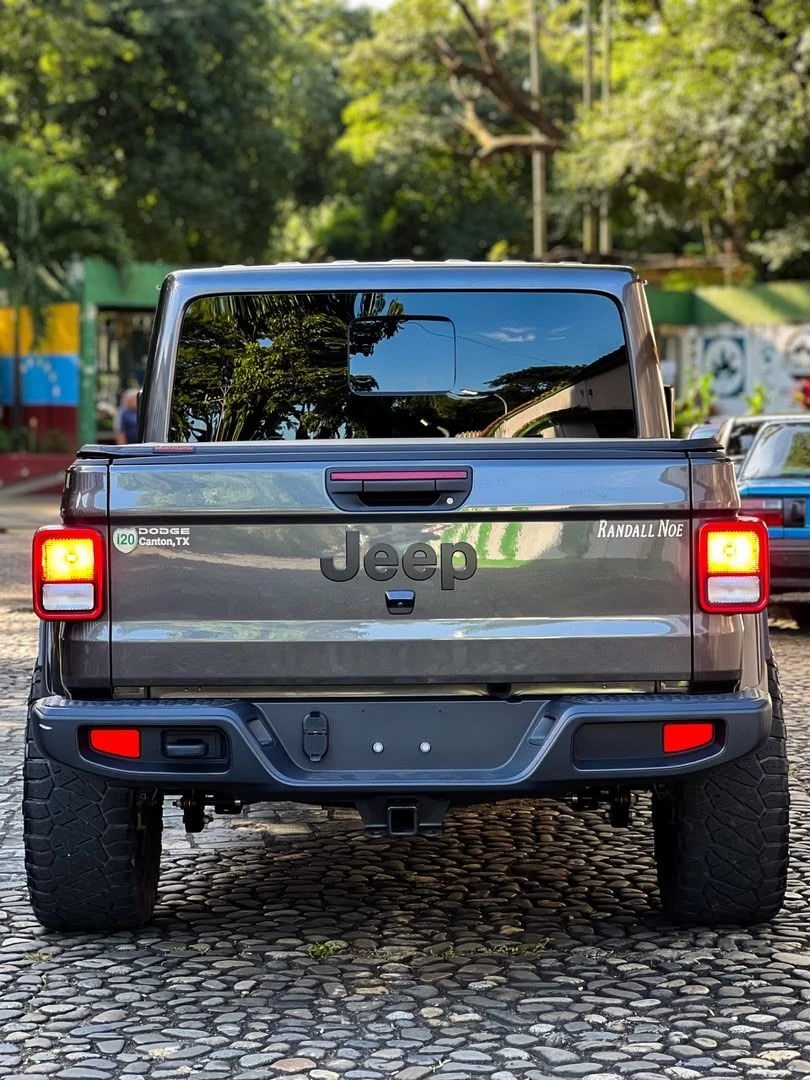 2025 Jeep Gladiator Overland Angry Face — photo 11