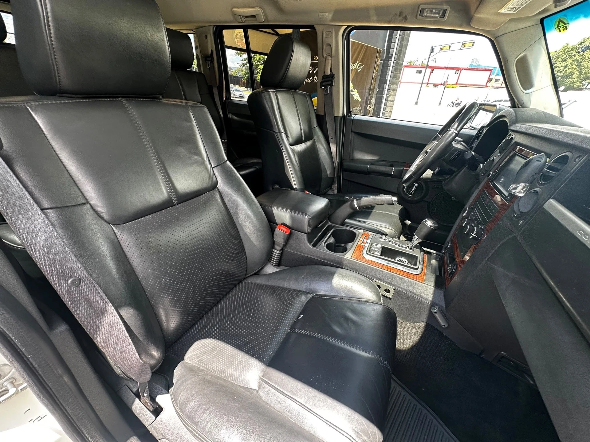 2008 Jeep Commander — photo 3