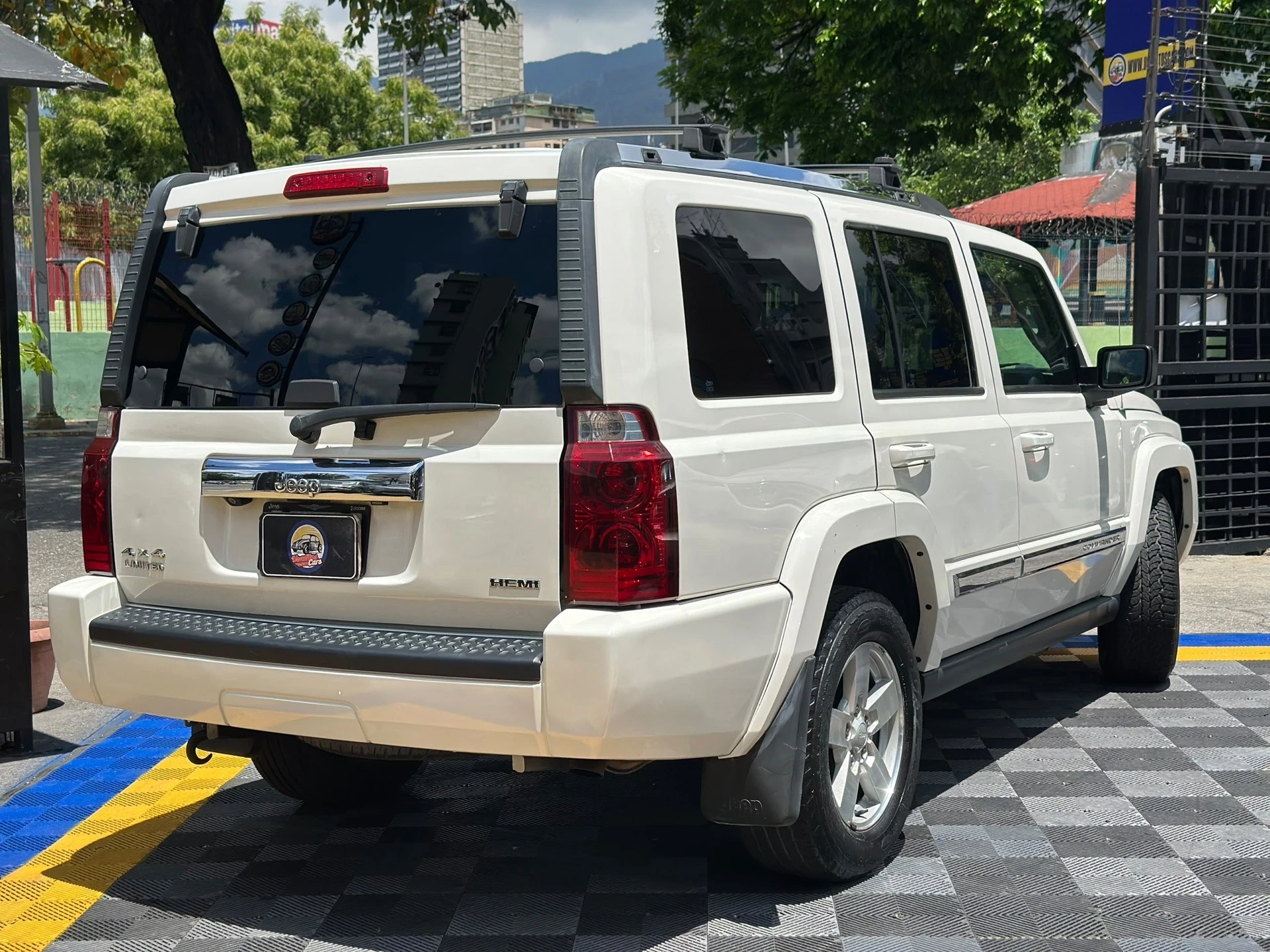 2008 Jeep Commander — photo 7