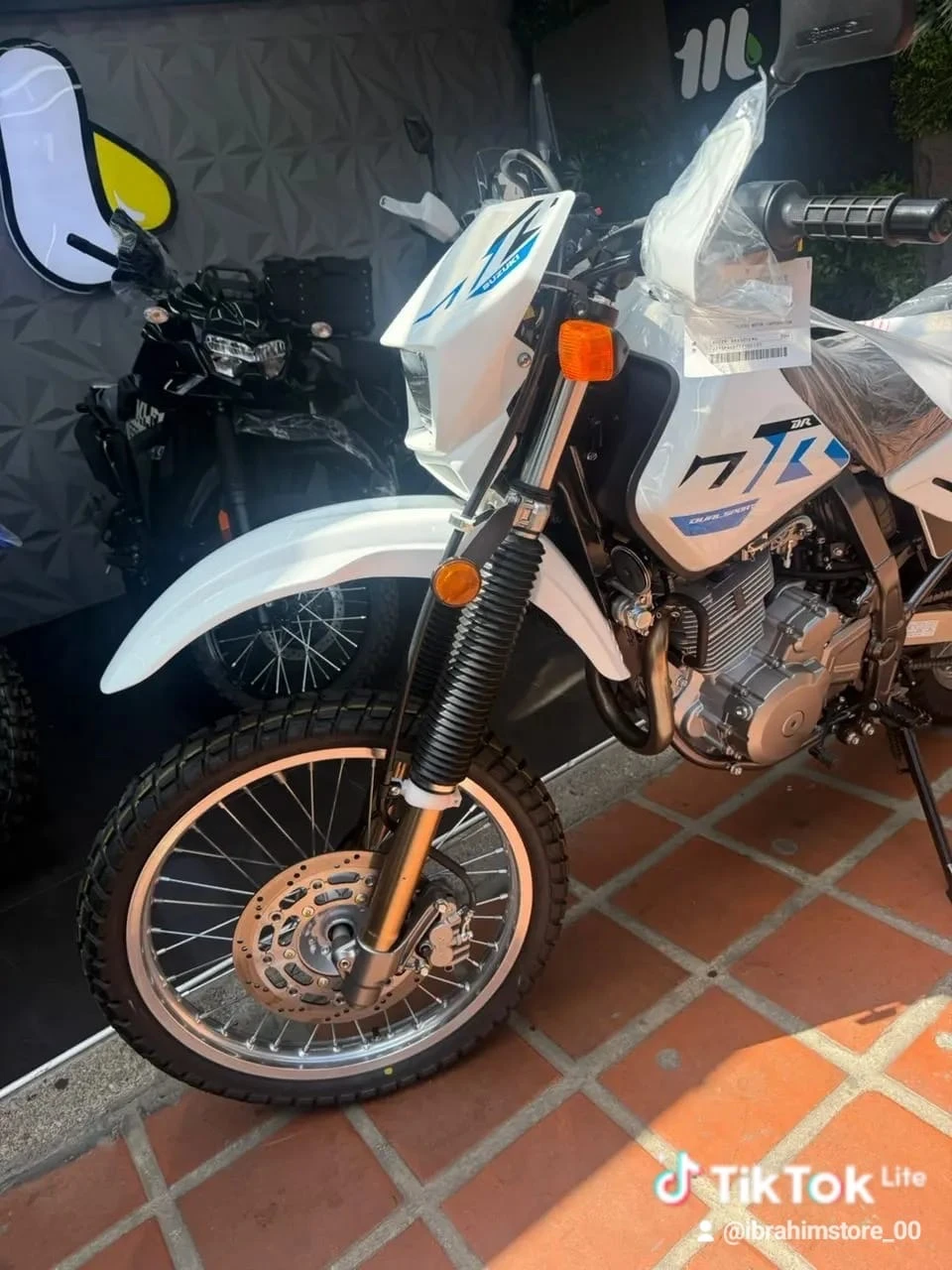 2026 Suzuki DR650SEL Sport — photo 2