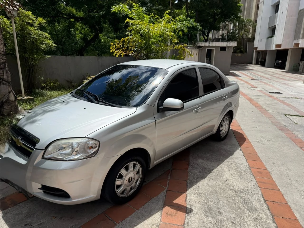 2011 Chevrolet Aveo — photo 3