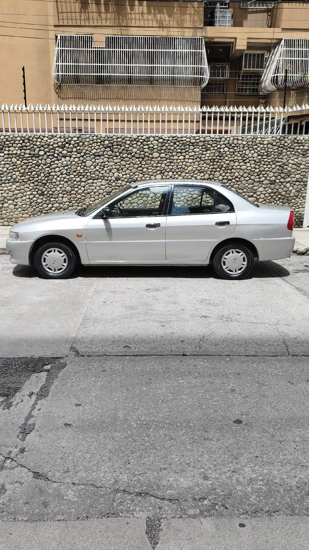 2008 Mitsubishi Lancer Premium — photo 4