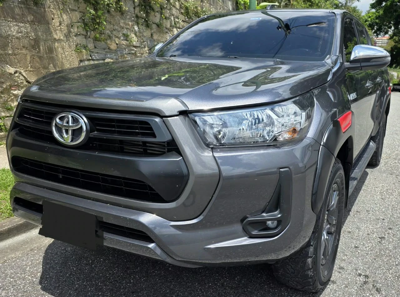 2023 Toyota Hilux 2.8L Turbo Diésel SR 4x4 — photo 2