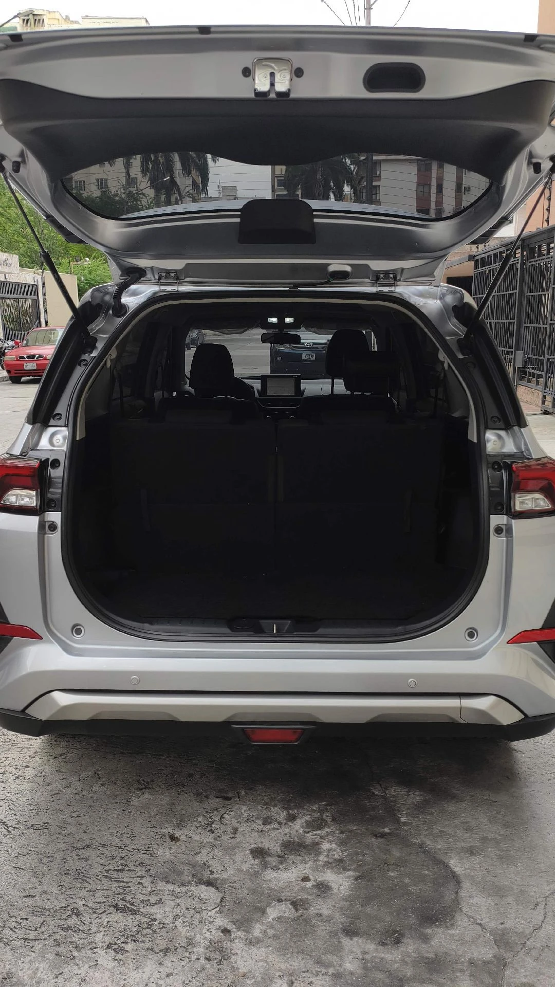 2024 Toyota Venza Premium — photo 10
