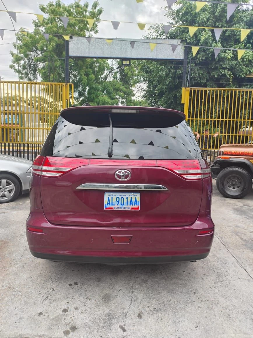 2007 Toyota Previa Premium — photo 5