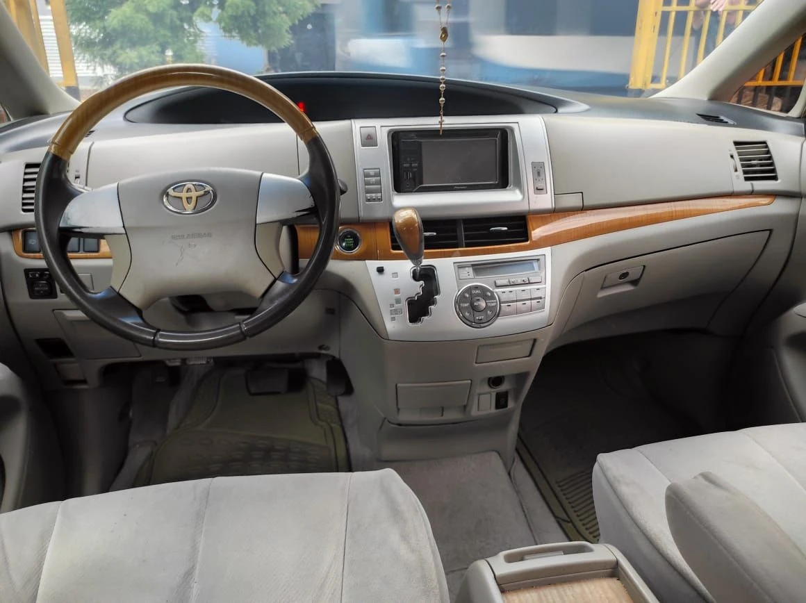 2007 Toyota Previa Premium — photo 8