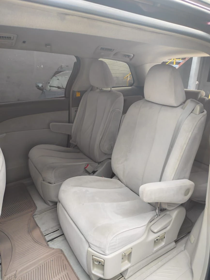 2007 Toyota Previa Premium — photo 9