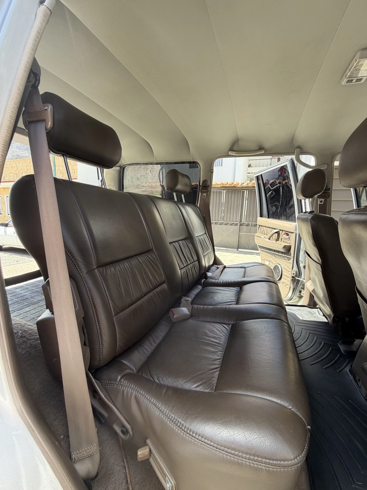 2006 Toyota Autana — photo 17