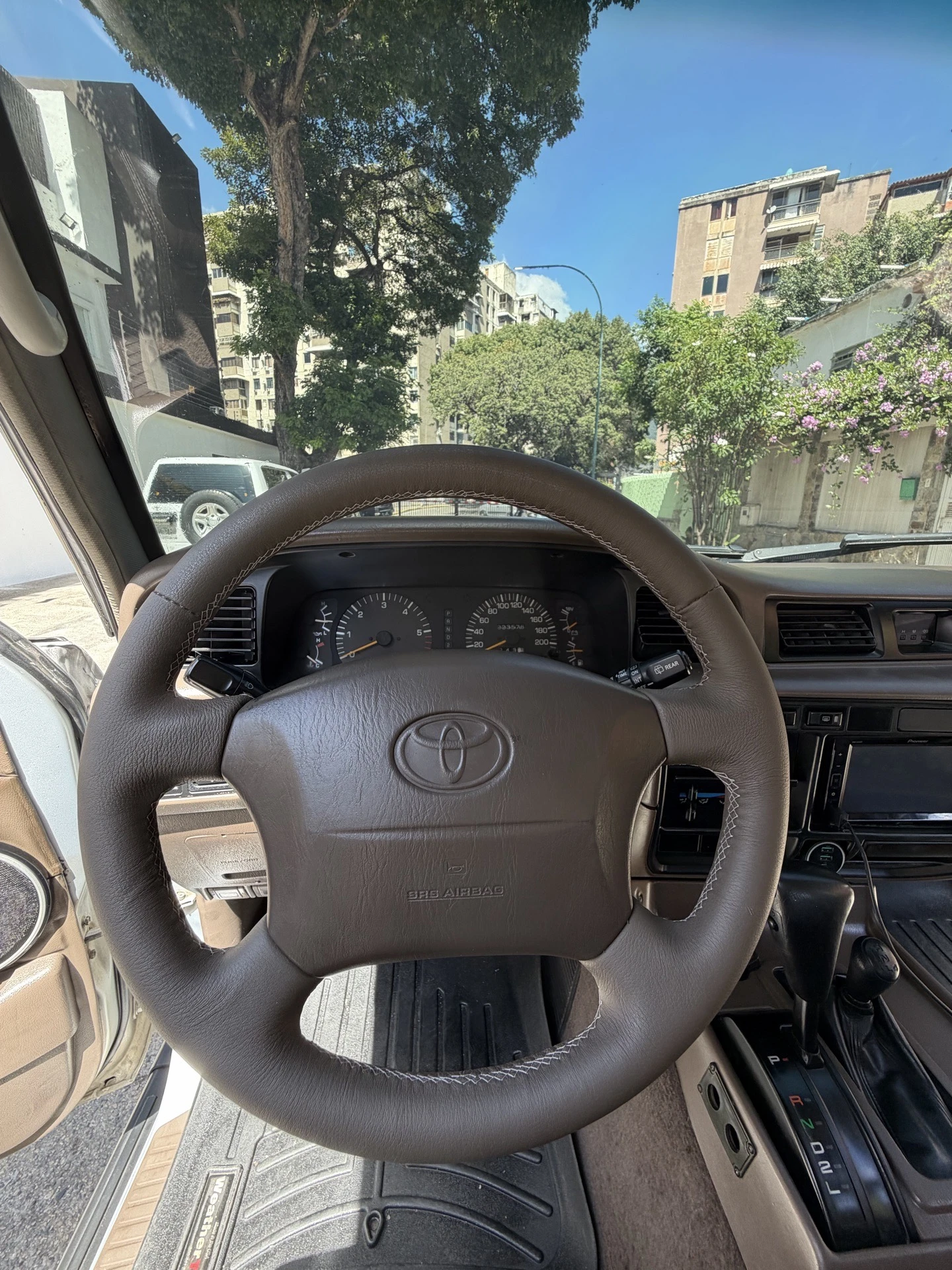 2006 Toyota Autana — photo 30