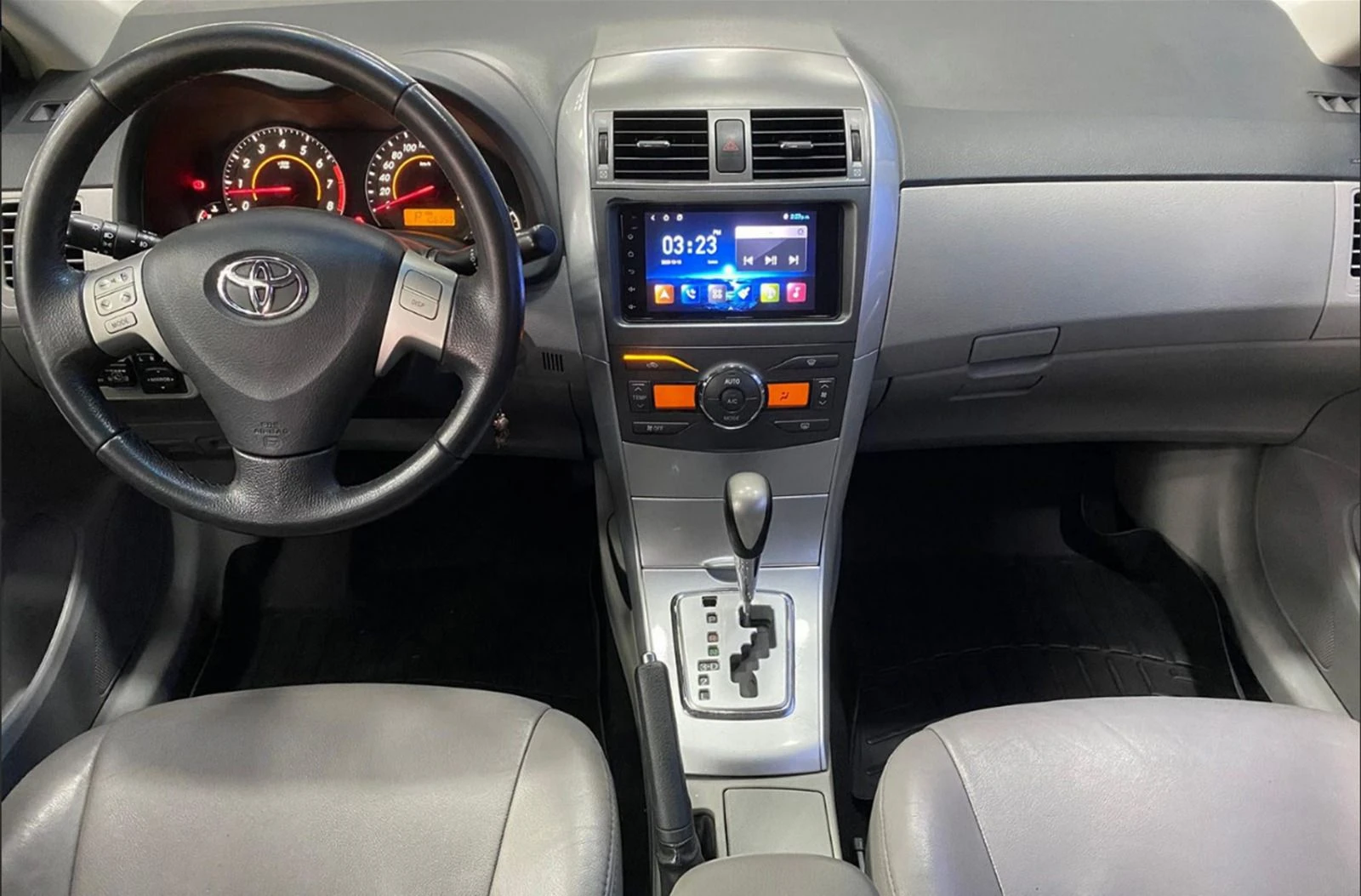 2014 Toyota Corolla GLi — photo 6