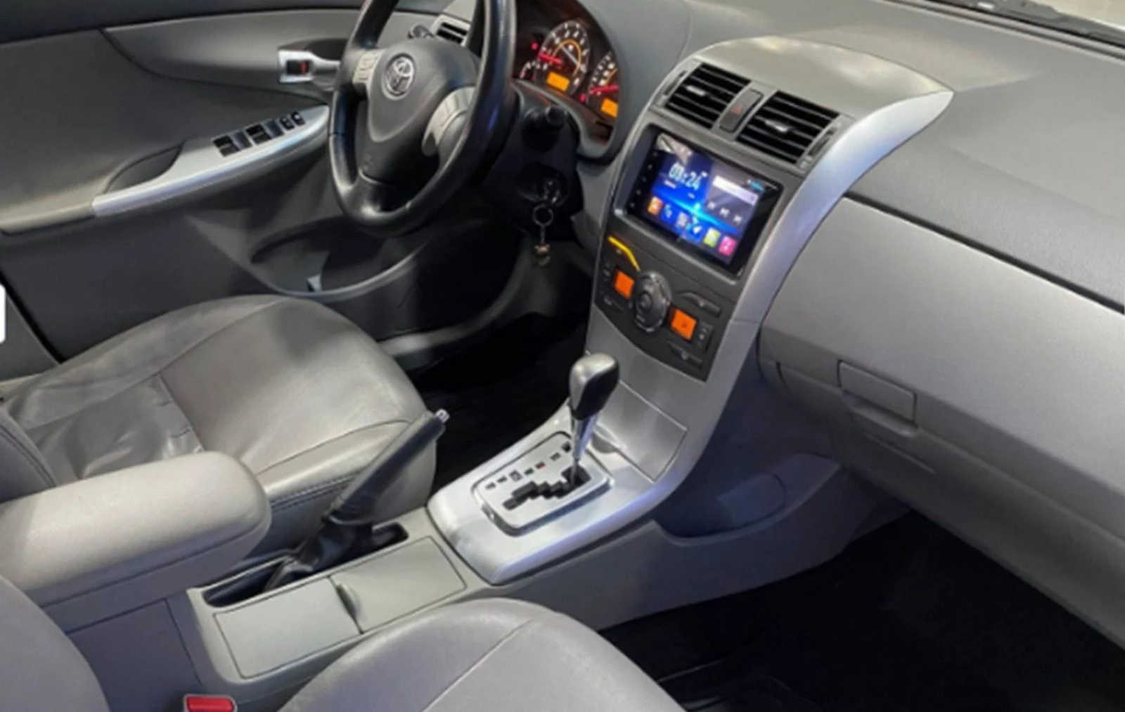 2014 Toyota Corolla GLi — photo 5