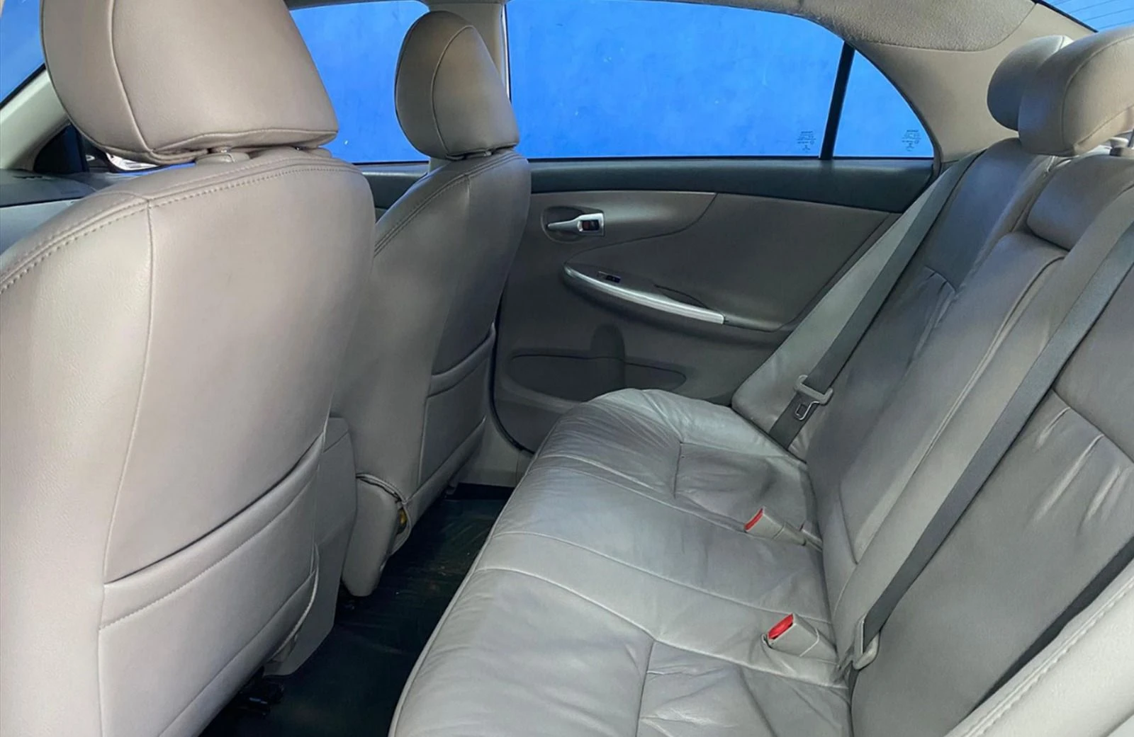 2014 Toyota Corolla GLi — photo 8