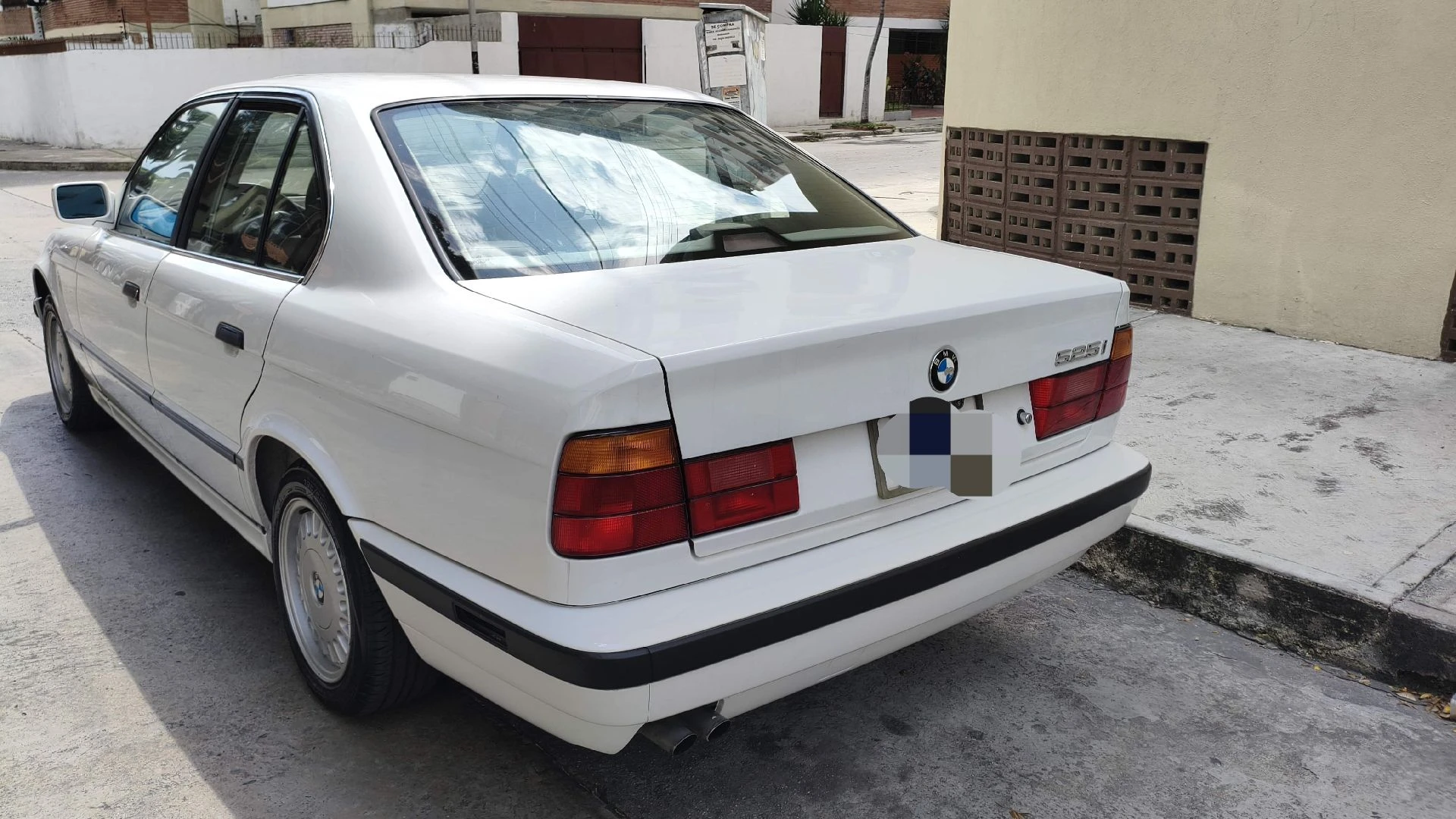 1993 BMW 528i Premium — photo 7