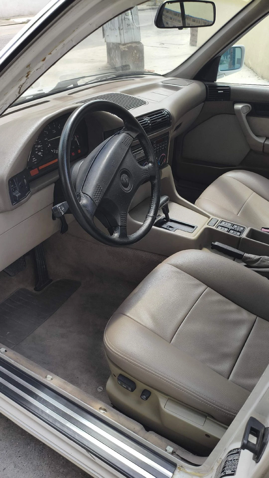 1993 BMW 528i Premium — photo 8