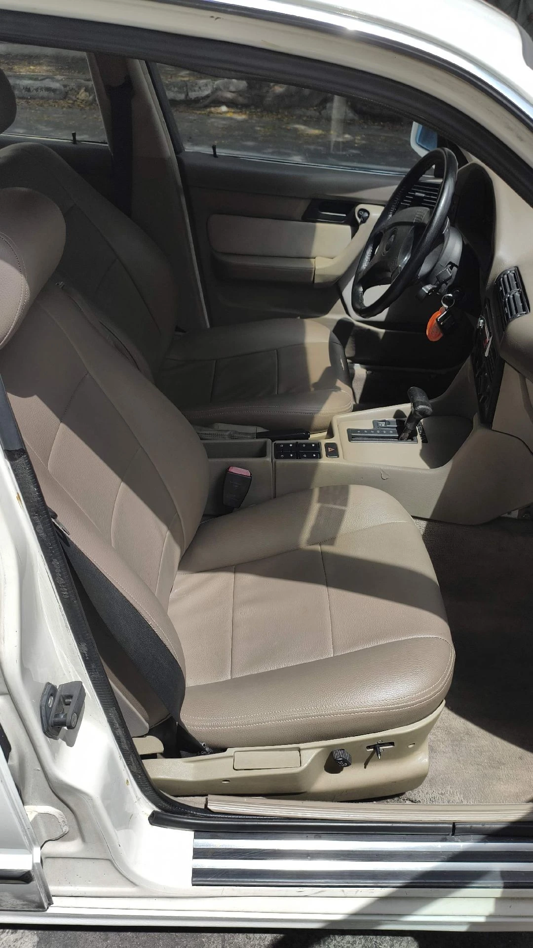 1993 BMW 528i Premium — photo 10